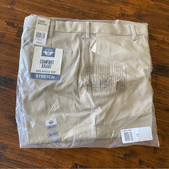 NWT Men’s Dockers Comfort Khaki 38 x 30 Relaxed Fit Stretch Pants Flat Front - Picture 4 of 9